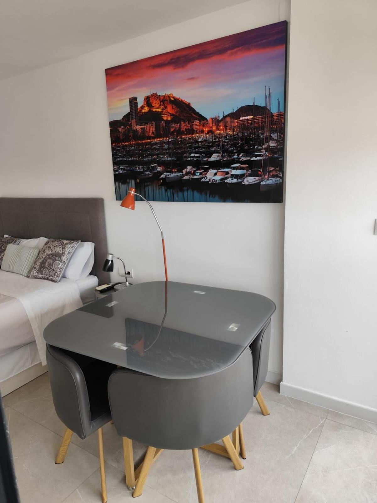 Apartment In City Center Alicante Exterior photo